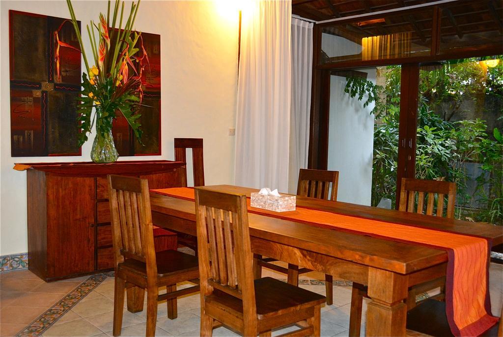 Villa Una Seminyak Esterno foto